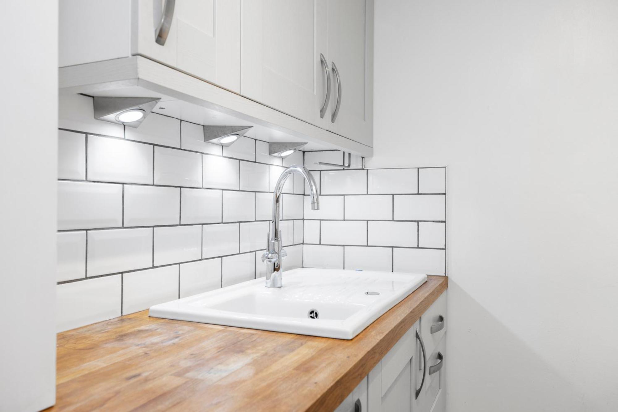 Joivy Modern Flat In City Centre - For Up To 3 Guests Lägenhet Edinburg Exteriör bild