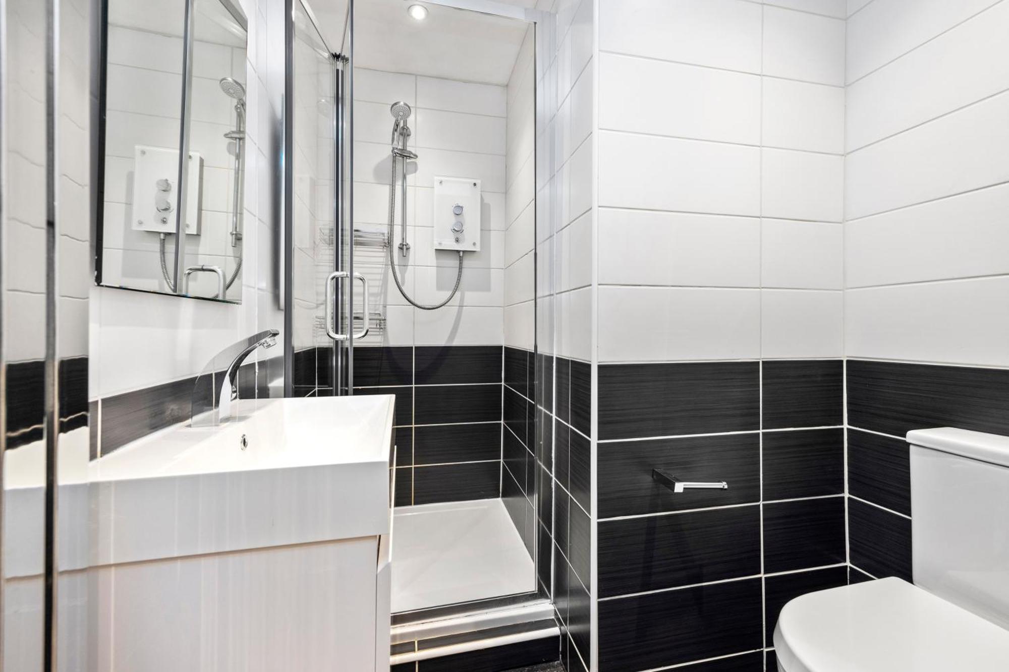 Joivy Modern Flat In City Centre - For Up To 3 Guests Lägenhet Edinburg Exteriör bild