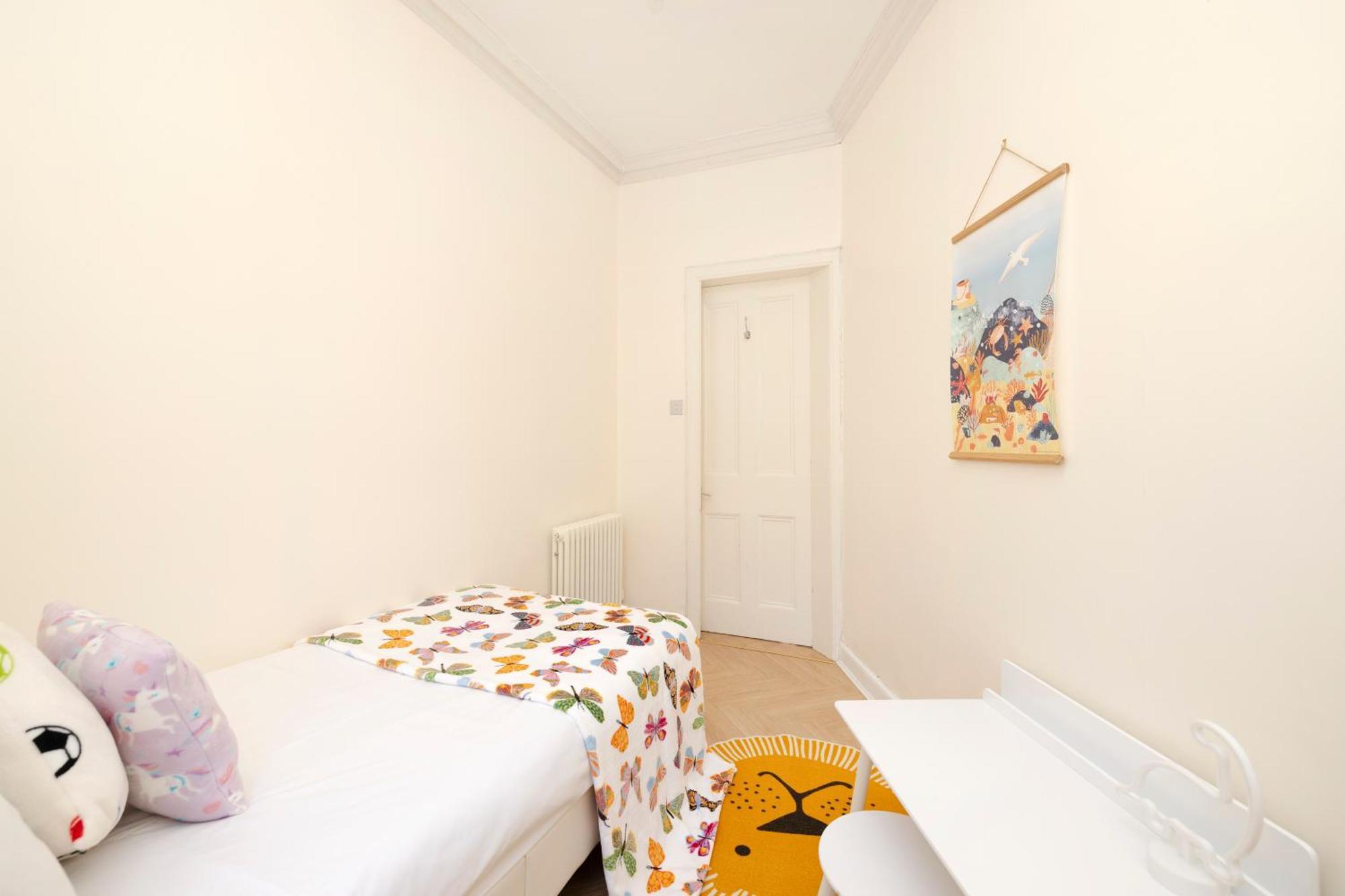 Joivy Modern Flat In City Centre - For Up To 3 Guests Lägenhet Edinburg Exteriör bild