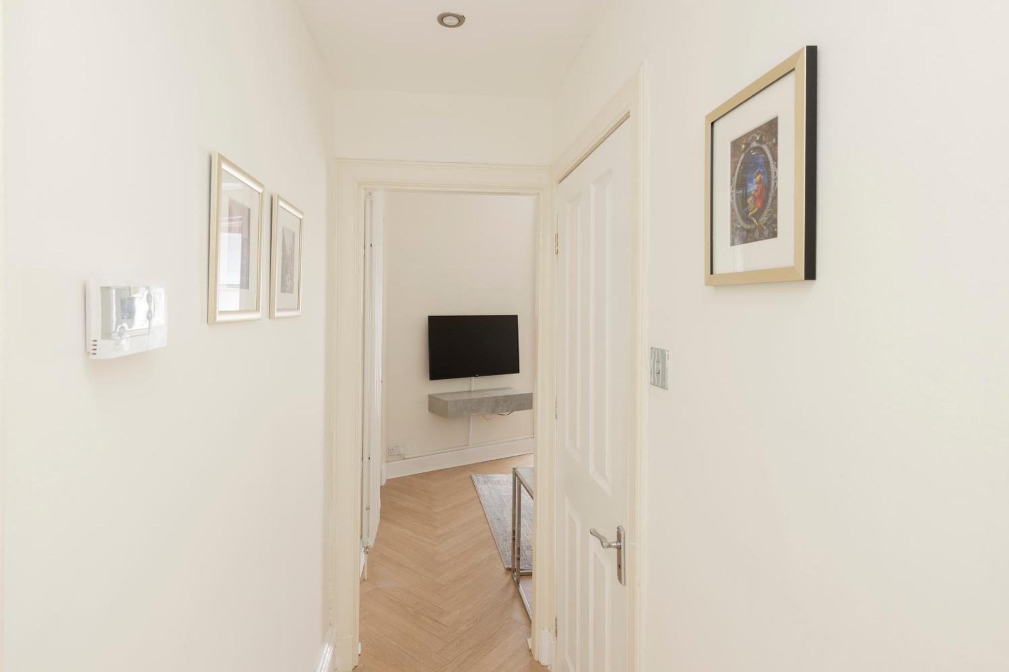 Joivy Modern Flat In City Centre - For Up To 3 Guests Lägenhet Edinburg Exteriör bild