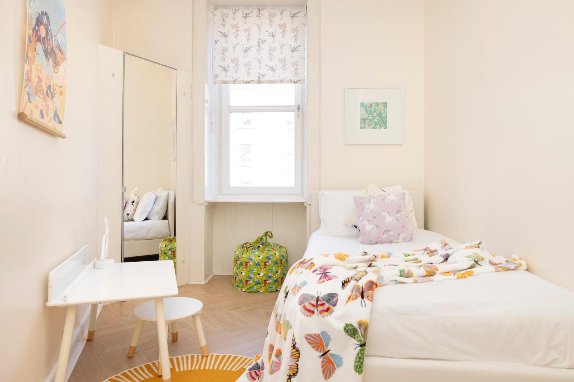 Joivy Modern Flat In City Centre - For Up To 3 Guests Lägenhet Edinburg Exteriör bild